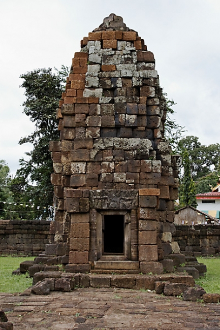 Prasat Sa Kamphaeng Noi-021